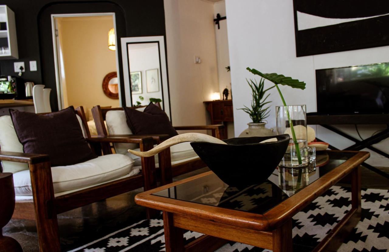 Alluring Self Catering 2 Bedroom Villa At Bokmakierie Villas Windhoek Kültér fotó