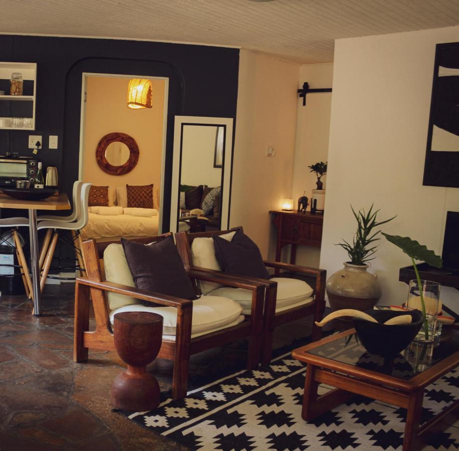 Alluring Self Catering 2 Bedroom Villa At Bokmakierie Villas Windhoek Kültér fotó