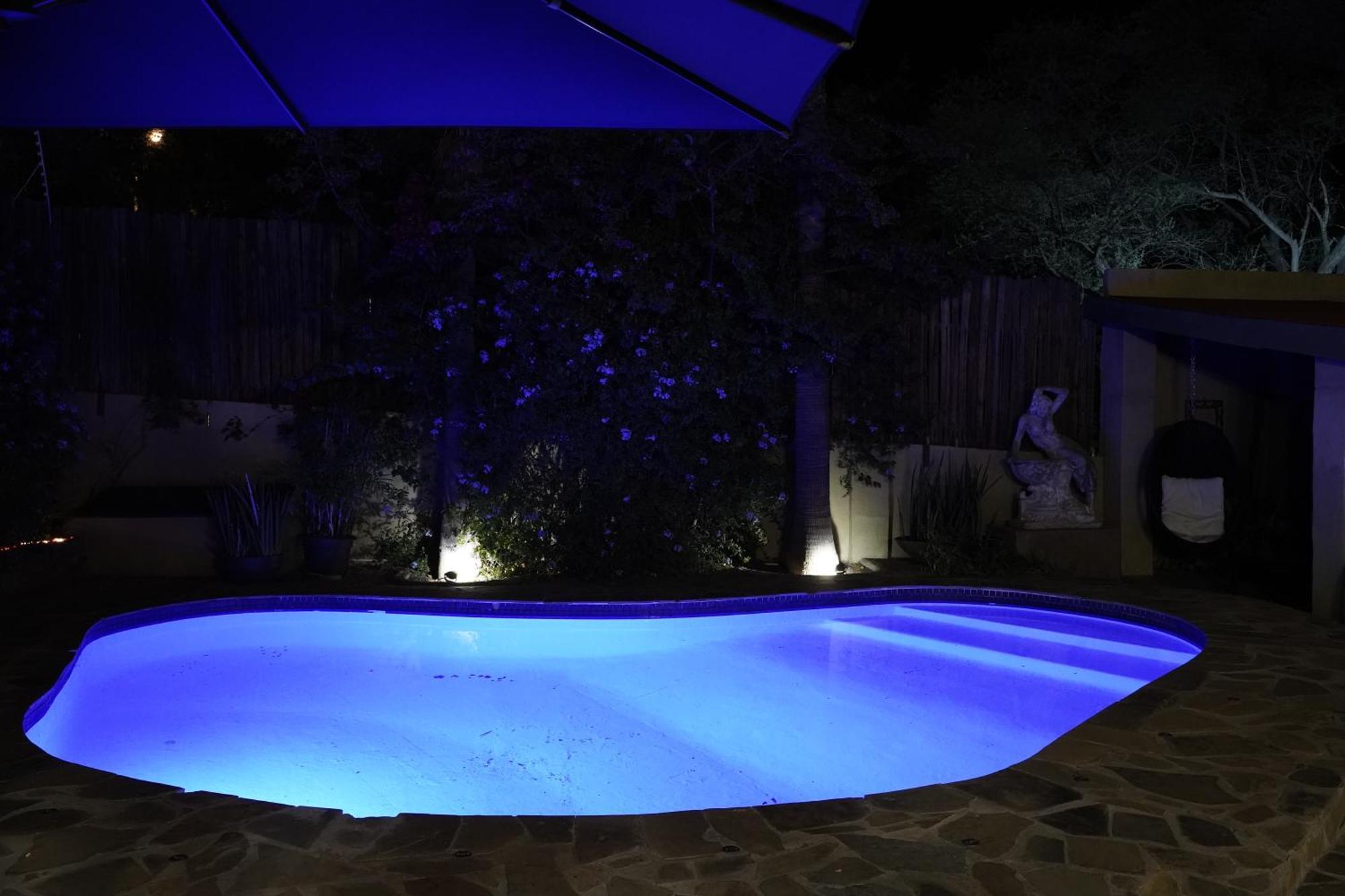 Alluring Self Catering 2 Bedroom Villa At Bokmakierie Villas Windhoek Kültér fotó